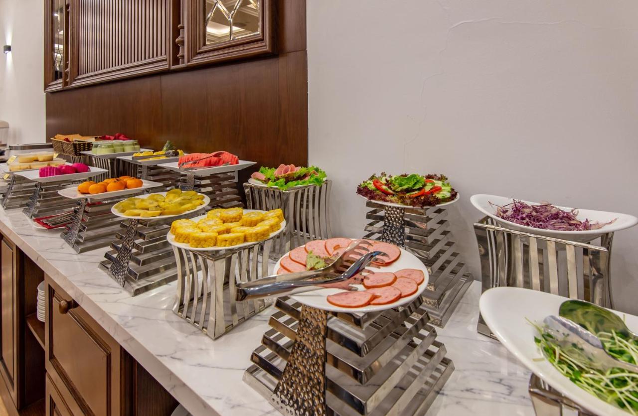 Reyna Luxury Hotel & Spa Hanoi Buitenkant foto