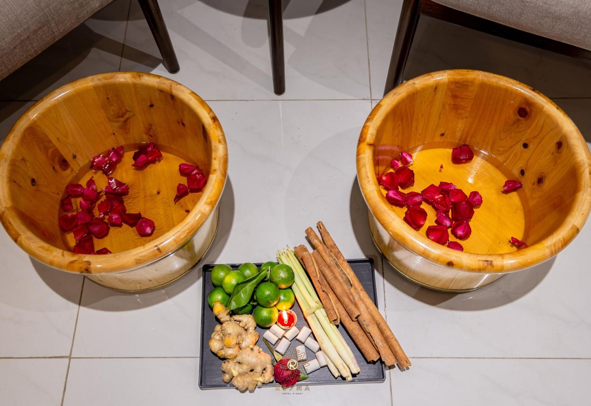 Reyna Luxury Hotel & Spa Hanoi Buitenkant foto
